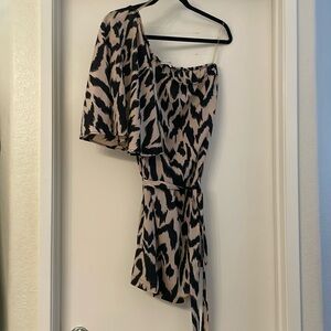 Veronica-Off shoulder dress mini